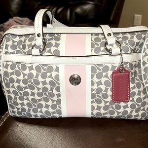 Women’s Coach Purse! 👜